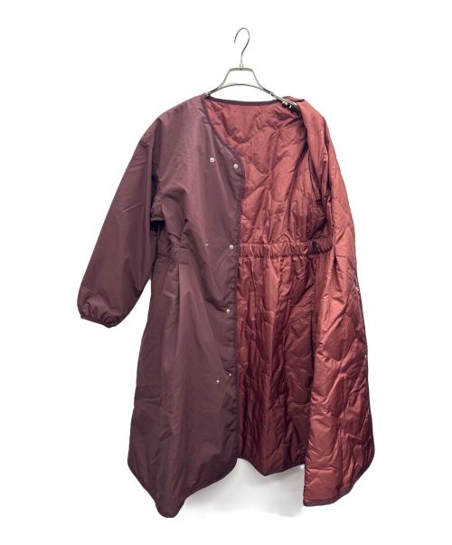 nanamica（ナナミカ）nanamica (ナナミカ) ダウンドレス ロングコート レッド 未使用品の古着・服飾アイテム