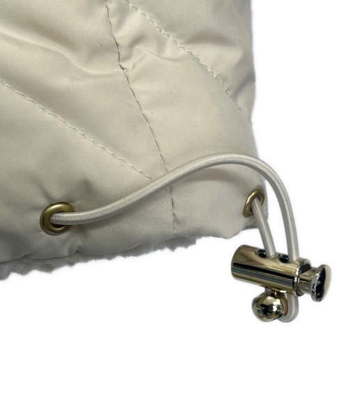 TAION（タイオン）TAION (タイオン) UNFILO (アンフィーロ) リバーシブルダウンジャケット アイボリー サイズ:Sの古着・服飾アイテム