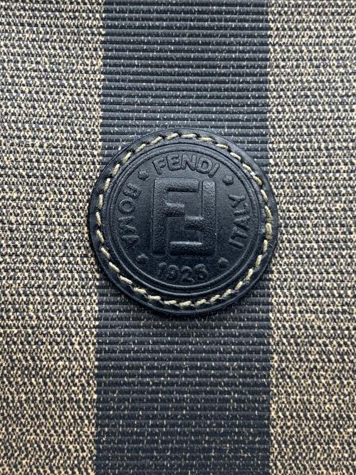 FENDI（フェンディ）FENDI (フェンディ) クラッチバッグ ブラウンの古着・服飾アイテム