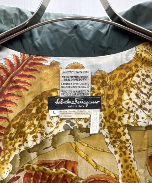Salvatore Ferragamo（サルヴァトーレ フェラガモ）Salvatore Ferragamo (サルヴァトーレ フェラガモ) ダウンコート カーキ サイズ:Lの古着・服飾アイテム