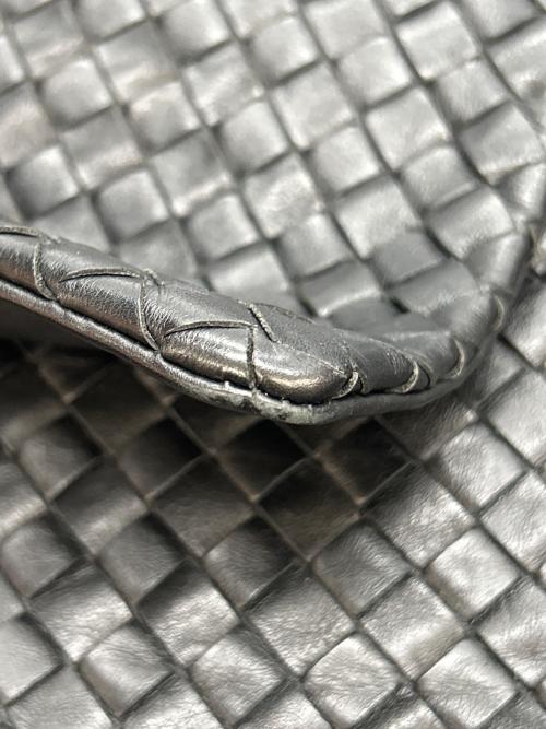 BOTTEGA VENETA（ボッテガベネタ）BOTTEGA VENETA (ボッテガベネタ) ショルダーバッグ イントレチャート ブラックの古着・服飾アイテム