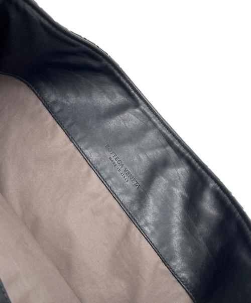 BOTTEGA VENETA（ボッテガベネタ）BOTTEGA VENETA (ボッテガベネタ) ショルダーバッグ イントレチャート ブラックの古着・服飾アイテム