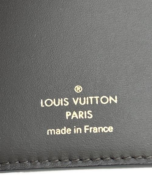 LOUIS VUITTON（ルイ ヴィトン）LOUIS VUITTON (ルイ ヴィトン) 3つ折り財布 ガレ ポルトフォイユ・カプシーヌ コンパクト グレージュの古着・服飾アイテム