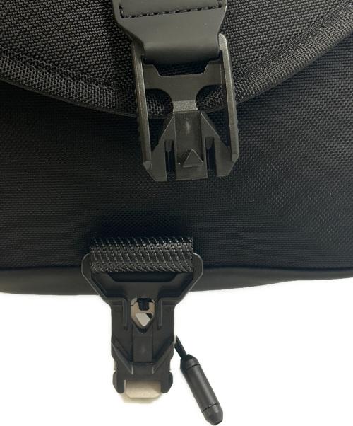 TUMI（トゥミ）TUMI (トゥミ) ショルダーバッグ コンパス クロスボディ ブラックの古着・服飾アイテム