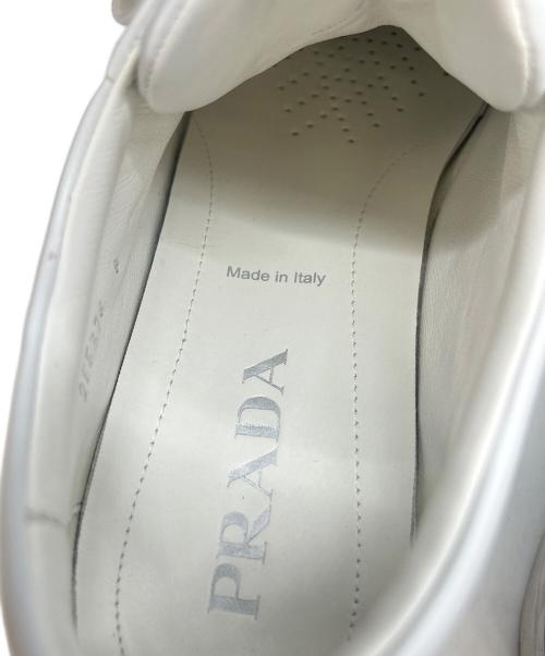 PRADA（プラダ）PRADA (プラダ) スニーカー LANE ホワイト×ブルー サイズ:　の古着・服飾アイテム