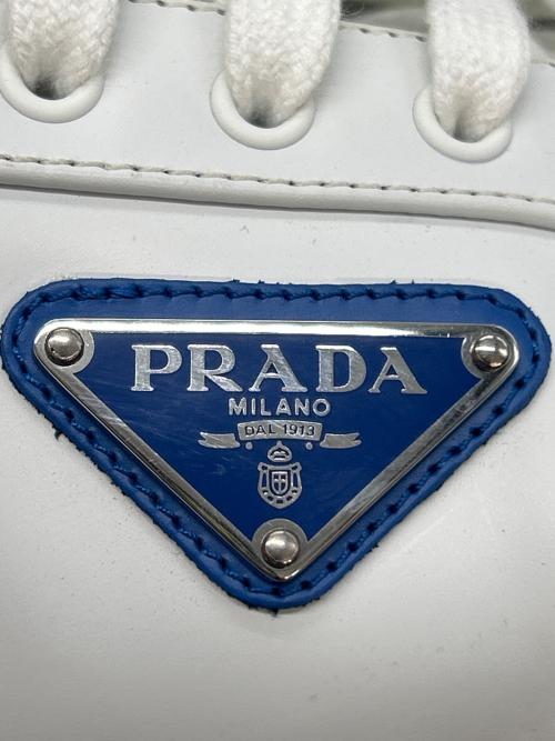 PRADA（プラダ）PRADA (プラダ) スニーカー LANE ホワイト×ブルー サイズ:　の古着・服飾アイテム