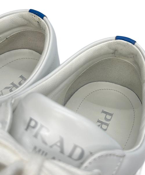 PRADA（プラダ）PRADA (プラダ) スニーカー LANE ホワイト×ブルー サイズ:　の古着・服飾アイテム
