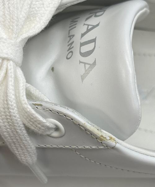 PRADA（プラダ）PRADA (プラダ) スニーカー LANE ホワイト×ブルー サイズ:　の古着・服飾アイテム