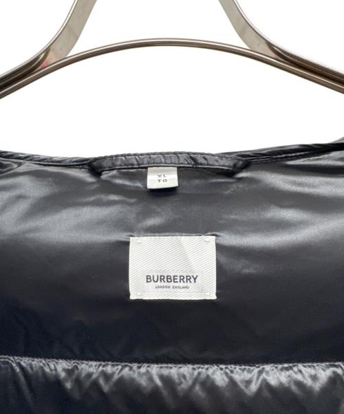 BURBERRY（バーバリー）BURBERRY (バーバリー) Rubber Logo Patch Down Jacket レッド サイズ:XLの古着・服飾アイテム