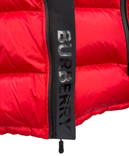 BURBERRY（バーバリー）BURBERRY (バーバリー) Rubber Logo Patch Down Jacket レッド サイズ:XLの古着・服飾アイテム