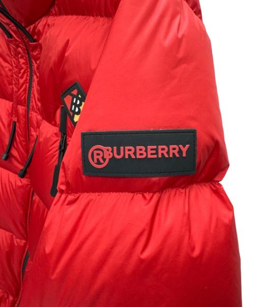 BURBERRY（バーバリー）BURBERRY (バーバリー) Rubber Logo Patch Down Jacket レッド サイズ:XLの古着・服飾アイテム