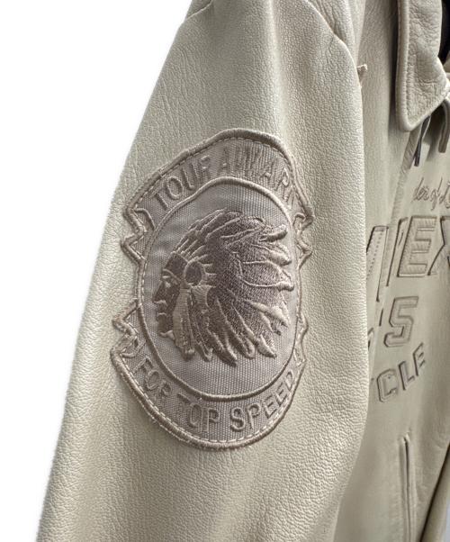 AVIREX（アヴィレックス）AVIREX (アヴィレックス) 40周年モデルライダースジャケット ベージュ サイズ:Lの古着・服飾アイテム