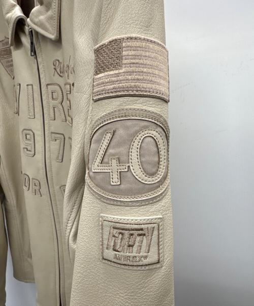 AVIREX（アヴィレックス）AVIREX (アヴィレックス) 40周年モデルライダースジャケット ベージュ サイズ:Lの古着・服飾アイテム