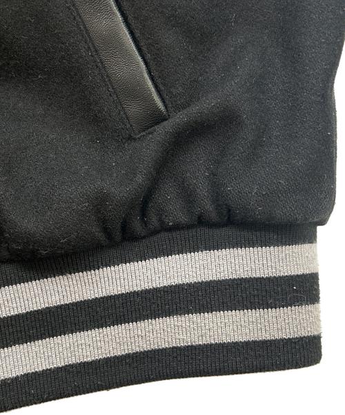 032c（ゼロスリーツーシー）032c (ゼロスリーツーシー) スタジャン ブラック サイズ:Mの古着・服飾アイテム