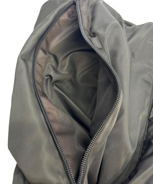 PRADA（プラダ）PRADA (プラダ) メッセンジャーバッグ カーキの古着・服飾アイテム