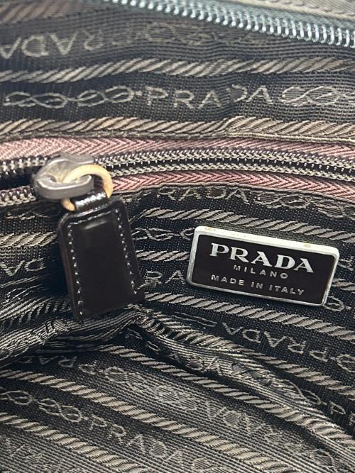 PRADA（プラダ）PRADA (プラダ) メッセンジャーバッグ カーキの古着・服飾アイテム