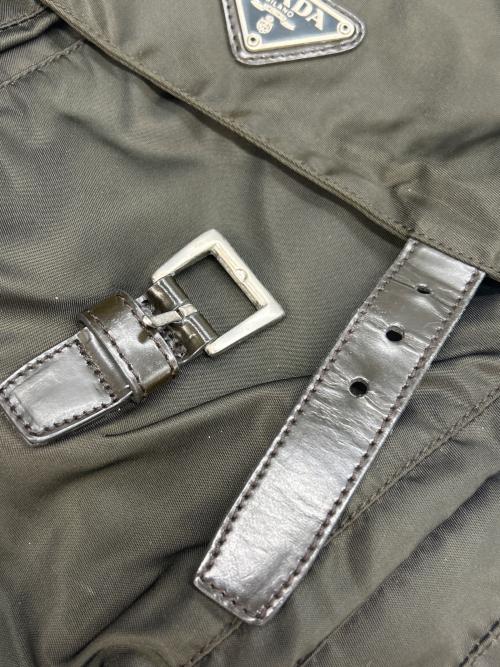 PRADA（プラダ）PRADA (プラダ) メッセンジャーバッグ カーキの古着・服飾アイテム
