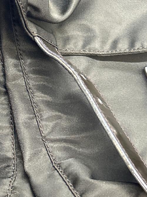 PRADA（プラダ）PRADA (プラダ) メッセンジャーバッグ カーキの古着・服飾アイテム