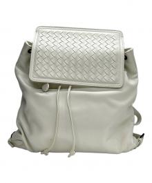 BOTTEGA VENETA（ボッテガベネタ）の古着「レザーリュック イントレチャート」｜ホワイト