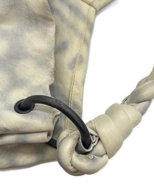 BOTTEGA VENETA（ボッテガベネタ）BOTTEGA VENETA (ボッテガベネタ) ワンショルダーバッグ フォーチュンクッキー ホワイト×ブラックの古着・服飾アイテム