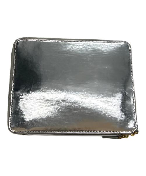 PRADA（プラダ）PRADA (プラダ) クラッチバッグ シルバーの古着・服飾アイテム