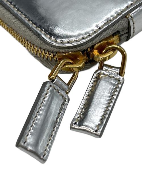PRADA（プラダ）PRADA (プラダ) クラッチバッグ シルバーの古着・服飾アイテム