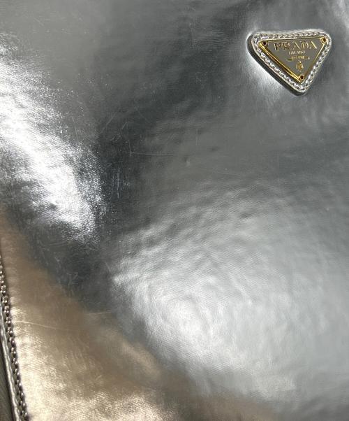PRADA（プラダ）PRADA (プラダ) クラッチバッグ シルバーの古着・服飾アイテム