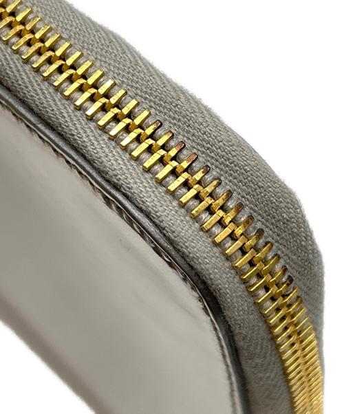 PRADA（プラダ）PRADA (プラダ) クラッチバッグ シルバーの古着・服飾アイテム