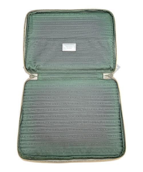 PRADA（プラダ）PRADA (プラダ) クラッチバッグ シルバーの古着・服飾アイテム