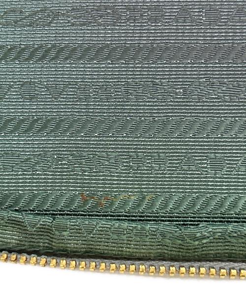 PRADA（プラダ）PRADA (プラダ) クラッチバッグ シルバーの古着・服飾アイテム