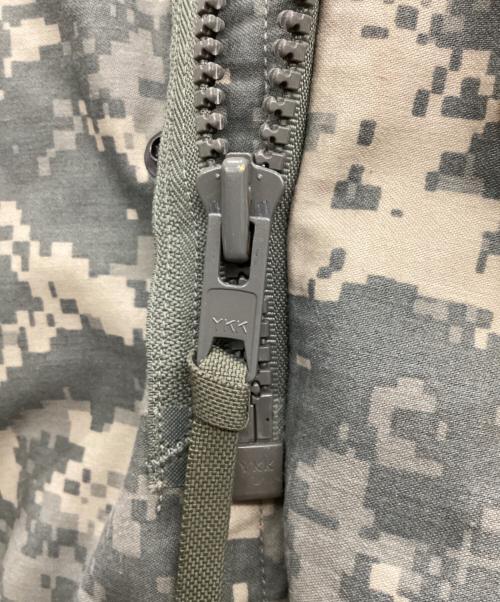 US ARMY（ユーエスアーミー）US ARMY (ユーエスアーミー) M-65 フィールドジャケット UCPカモ 2006年 グレー サイズ:SMALL REGULARの古着・服飾アイテム