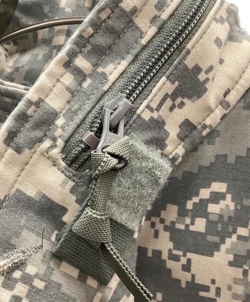 US ARMY（ユーエスアーミー）US ARMY (ユーエスアーミー) M-65 フィールドジャケット UCPカモ 2006年 グレー サイズ:SMALL REGULARの古着・服飾アイテム