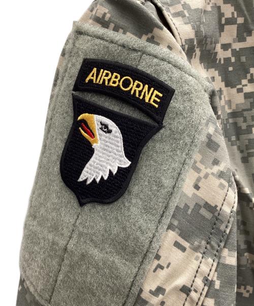 US ARMY（ユーエスアーミー）US ARMY (ユーエスアーミー) M-65 フィールドジャケット UCPカモ 2006年 グレー サイズ:SMALL REGULAR 未使用品の古着・服飾アイテム