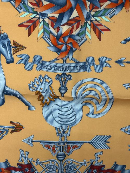 HERMES（エルメス）HERMES (エルメス) シルクスカーフ カレ90 オレンジの古着・服飾アイテム