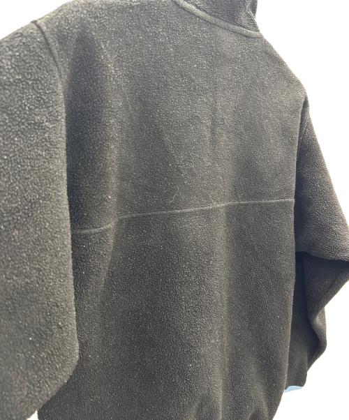 Patagonia（パタゴニア）Patagonia (パタゴニア) URBAN OUTFITTERS (アーバンアウトフィッターズ) シンチラスナップT ブラック×ブルー サイズ:Sの古着・服飾アイテム