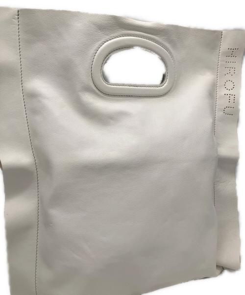 HIROFU（ヒロフ）HIROFU (ヒロフ) HIROFU　クラッチバッグ ホワイトの古着・服飾アイテム