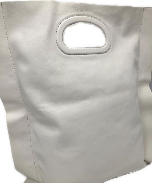 HIROFU（ヒロフ）HIROFU (ヒロフ) HIROFU　クラッチバッグ ホワイトの古着・服飾アイテム