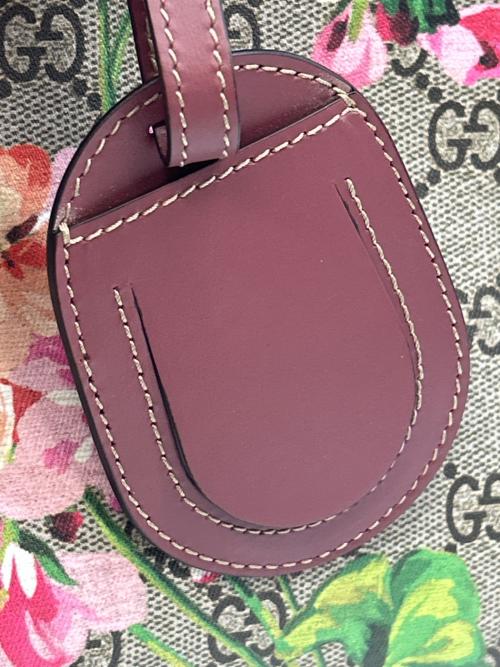 GUCCI（グッチ）GUCCI (グッチ) トートバッグ GGブルームス ベージュ×レッドの古着・服飾アイテム