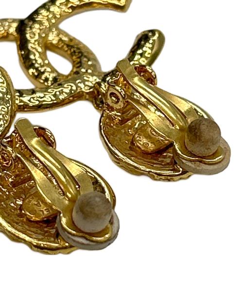 CHANEL（シャネル）CHANEL (シャネル) スウィングイヤリング ゴールドカラーの古着・服飾アイテム