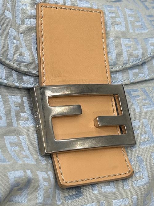 FENDI（フェンディ）FENDI (フェンディ) ショルダーバッグ ズッキーノ ミニマンマバケット スカイブルーの古着・服飾アイテム