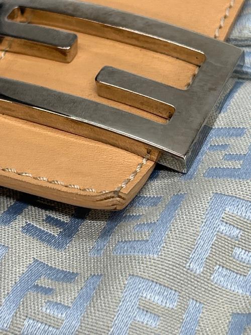 FENDI（フェンディ）FENDI (フェンディ) ショルダーバッグ ズッキーノ ミニマンマバケット スカイブルーの古着・服飾アイテム