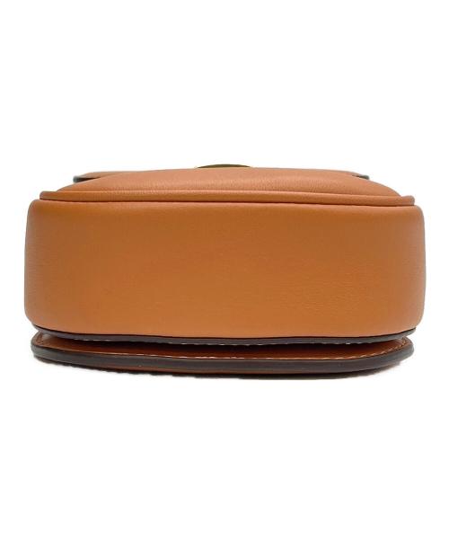 MCM（エムシーエム）MCM (エムシーエム) ロゴメタルチェーンショルダー キャメルの古着・服飾アイテム