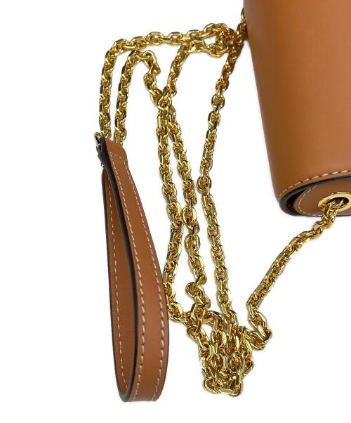 MCM（エムシーエム）MCM (エムシーエム) ロゴメタルチェーンショルダー キャメルの古着・服飾アイテム