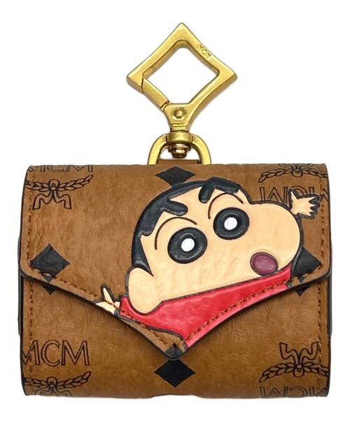 MCM（エムシーエム）MCM (エムシーエム) クレヨンしんちゃん (クレヨンシンチャン) AirPods Proケース ブラウンの古着・服飾アイテム
