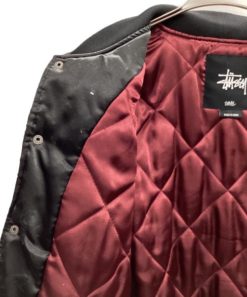 stussy（ステューシー）stussy (ステューシー) ストック サテン  ジャケット ブラック×レッド サイズ:SMALLの古着・服飾アイテム