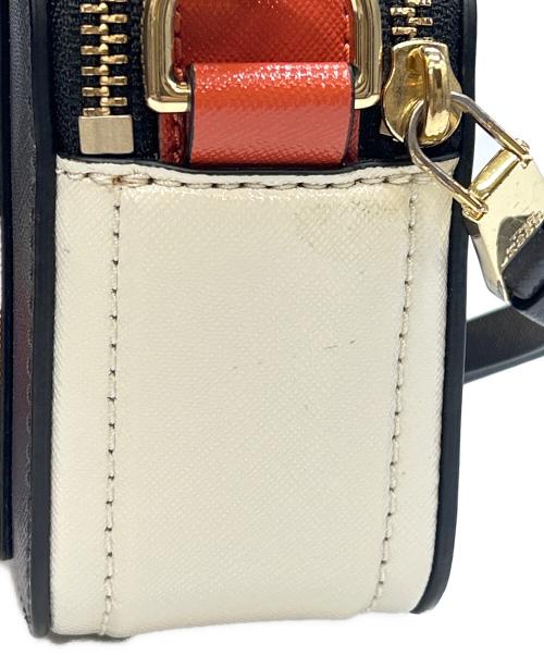 MARC JACOBS（マークジェイコブス）MARC JACOBS (マークジェイコブス) ショルダーバッグ スナップショット ネイビー×オレンジの古着・服飾アイテム