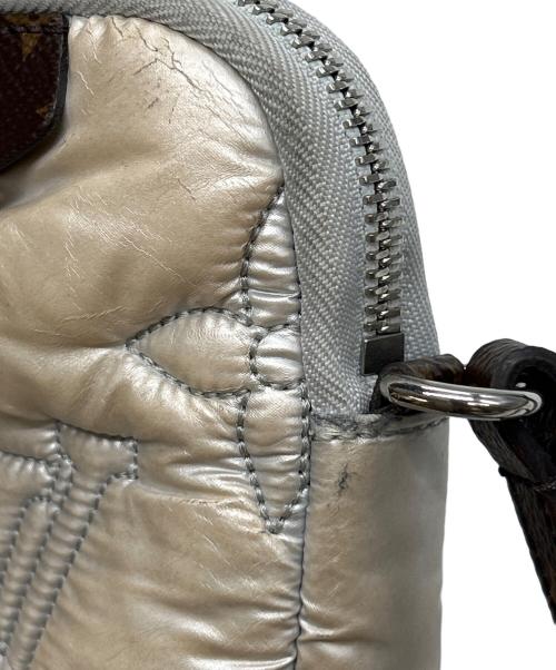 LOUIS VUITTON（ルイ ヴィトン）LOUIS VUITTON (ルイ ヴィトン) ショルダーポーチ ピロー フォンポーチ ホワイトの古着・服飾アイテム