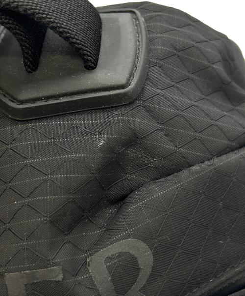 MONCLER（モンクレール）MONCLER (モンクレール) ボディーバッグ ALCHEMY BELT BAG ブラックの古着・服飾アイテム