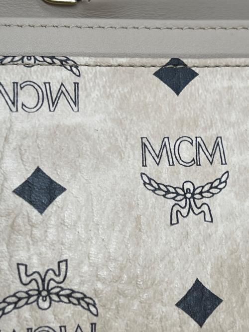 MCM（エムシーエム）MCM (エムシーエム) チェーンウォレット ベージュ×ブラックの古着・服飾アイテム