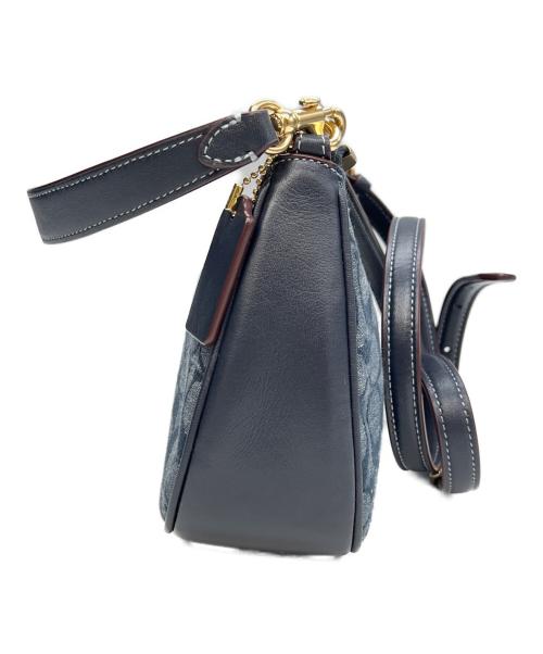 COACH（コーチ）COACH (コーチ) テリ ショルダー バッグ・シグネチャー シャンブレー ネイビーの古着・服飾アイテム